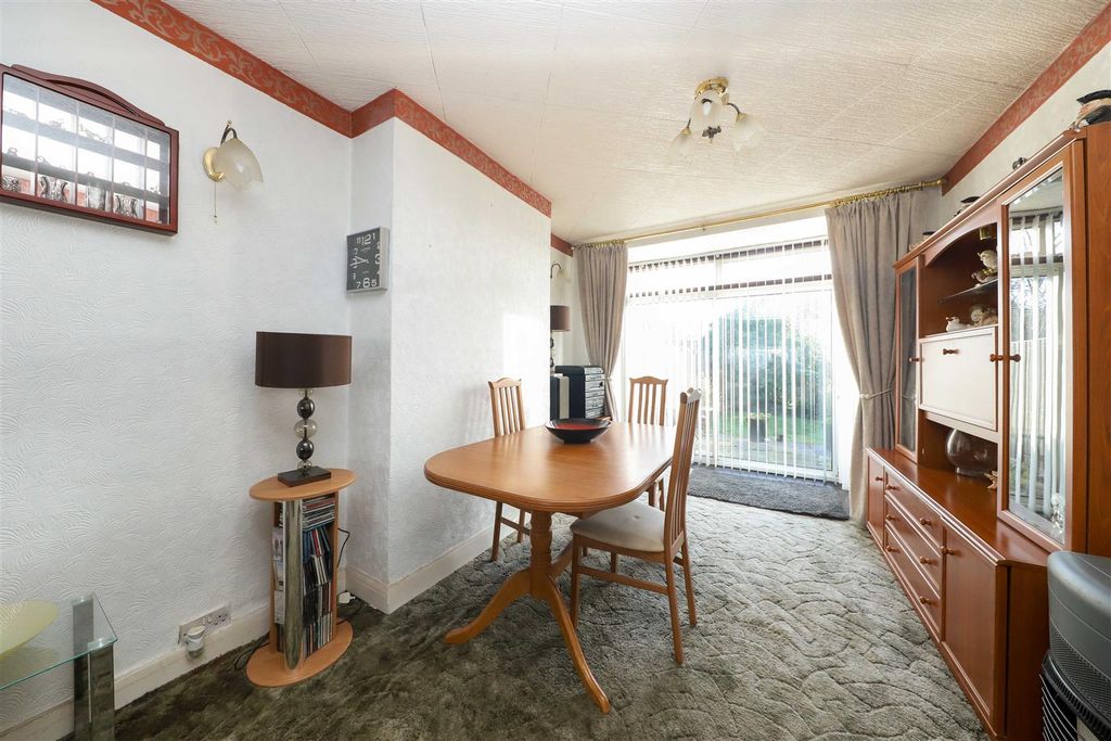 Property photo 2 of 10 Dining Area