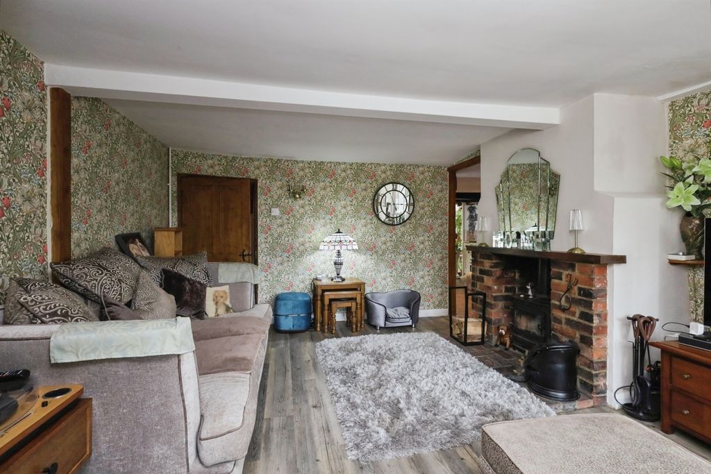 Property photo 2 of 18