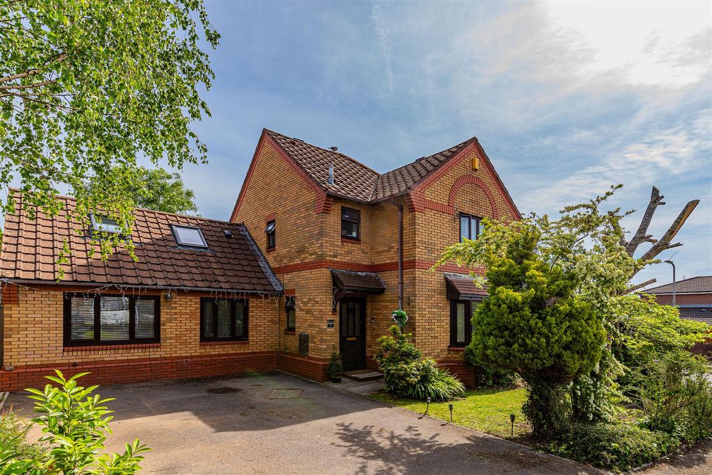4 bed detached house for saleFoster Drive, Penylan, Cardiff CF23