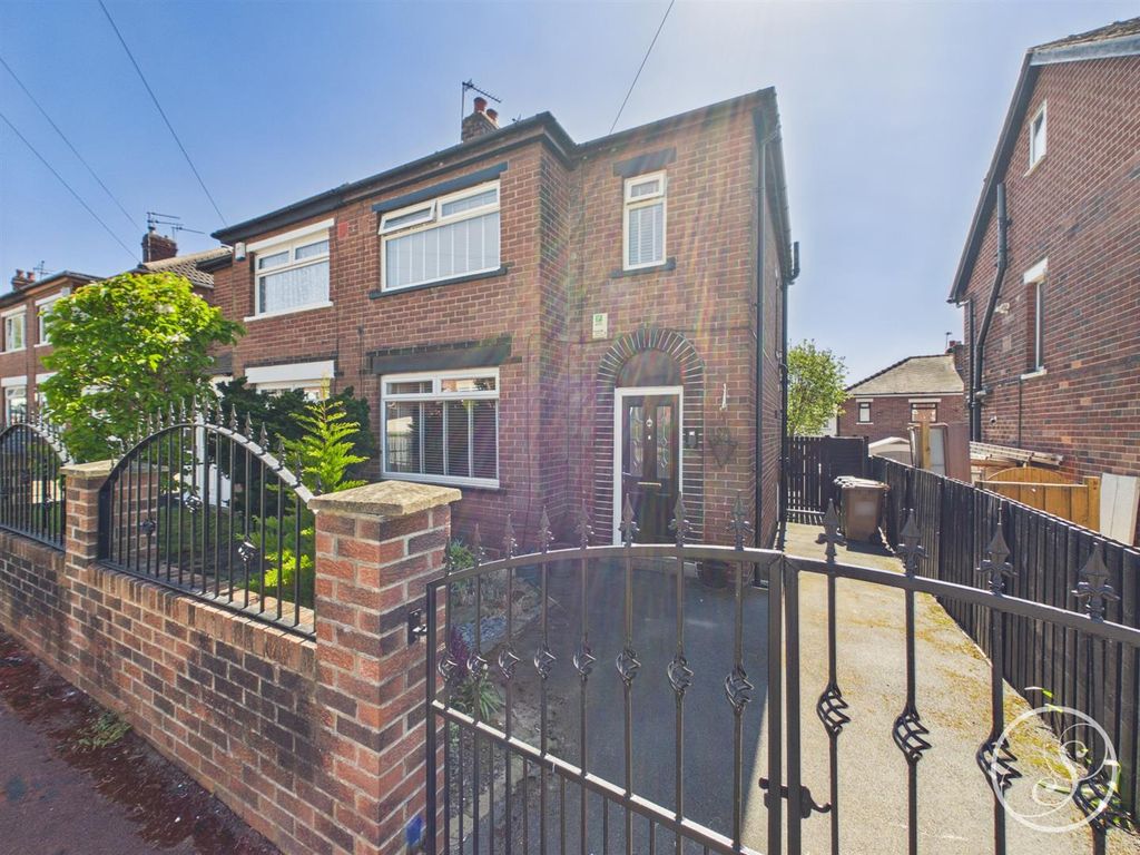 Property photo 1 of 22 External