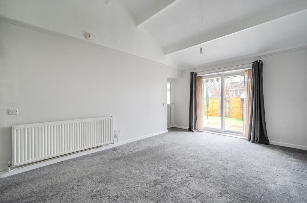 Property photo 2 of 11 1404036-12-6970B2...