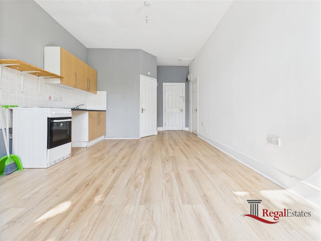 Property photo 3 of 7 Cam02489G0-Pr0201-Still003.Jpg