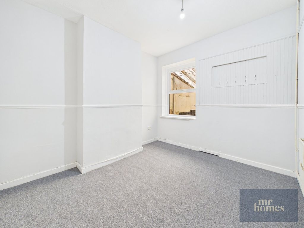 Property photo 3 of 40