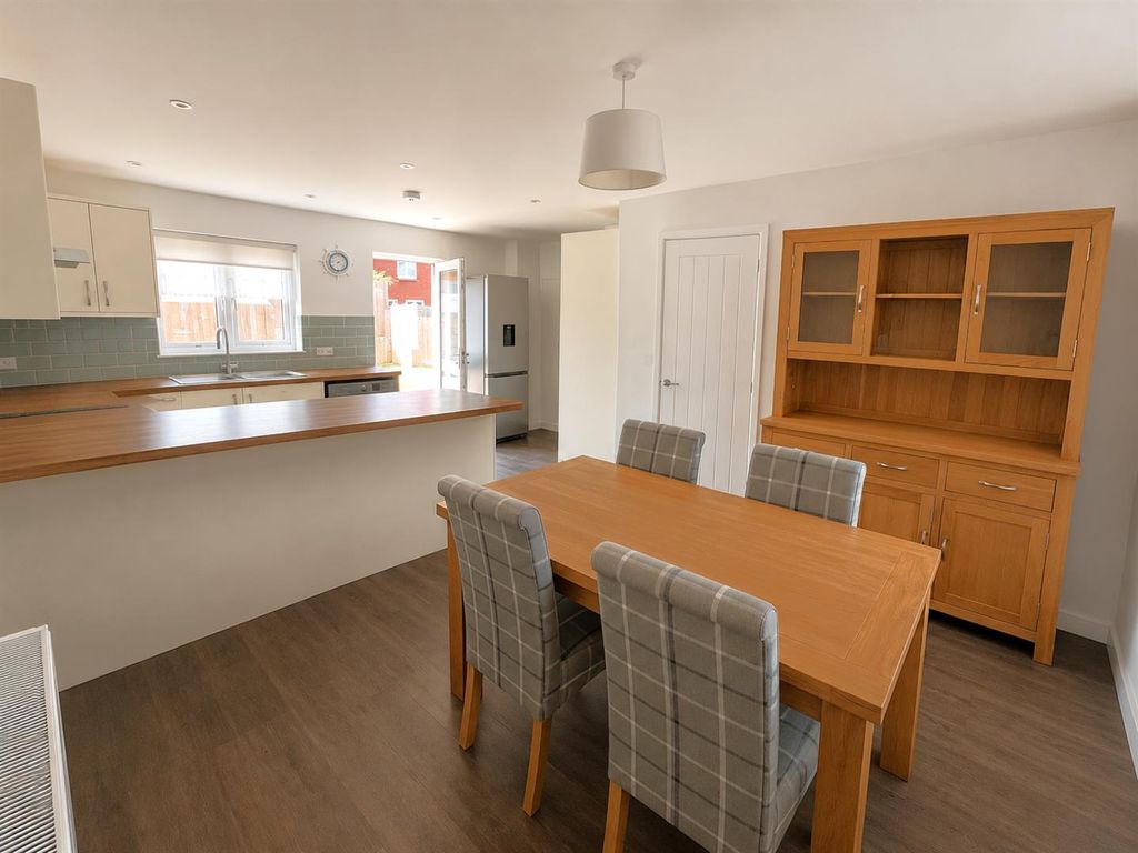 Property photo 3 of 24 2D26Aa17-2EE6-4Aba-B593-615301Ed12Bd.Png