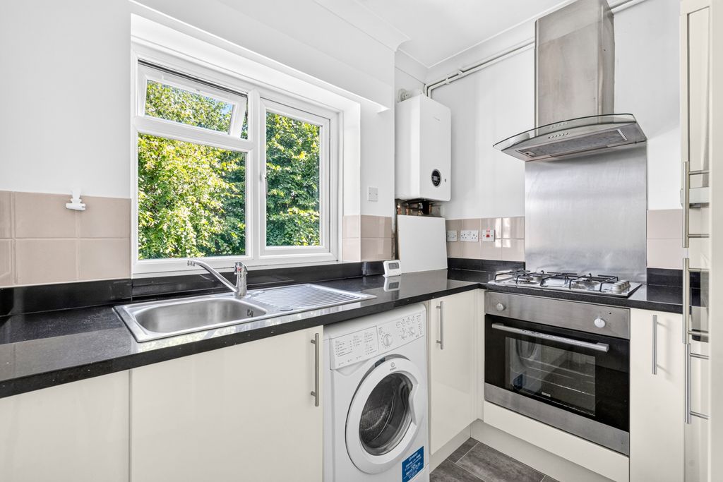 Property photo 3 of 14 Kitchen