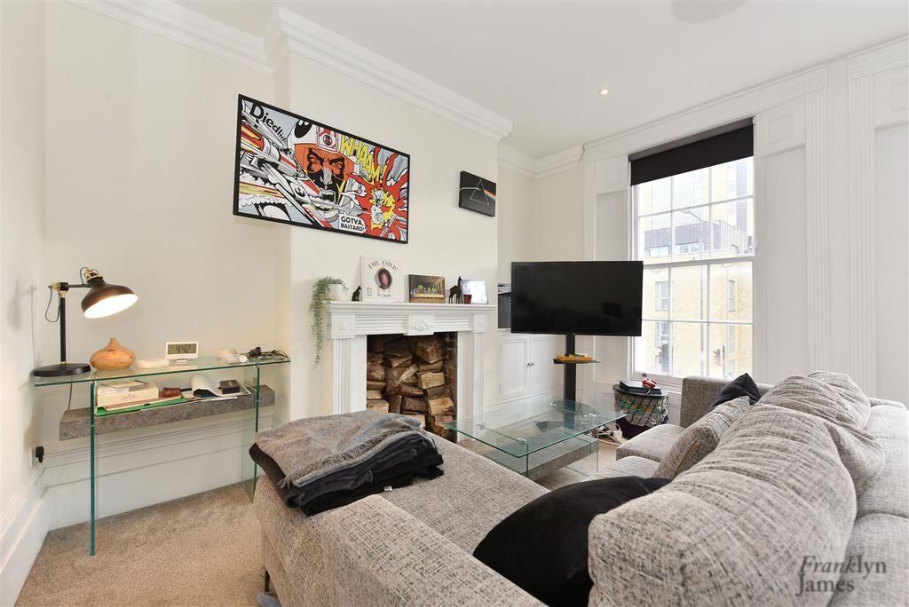 Property photo 3 of 12 Commercial Road (9).Jpg