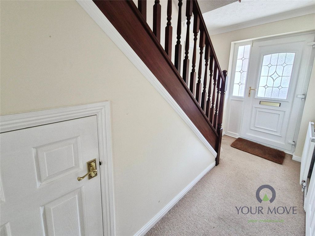 Property photo 2 of 24 Hall