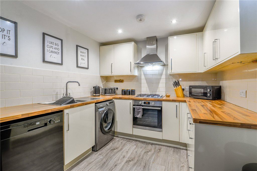 Property photo 3 of 22 Kitchen