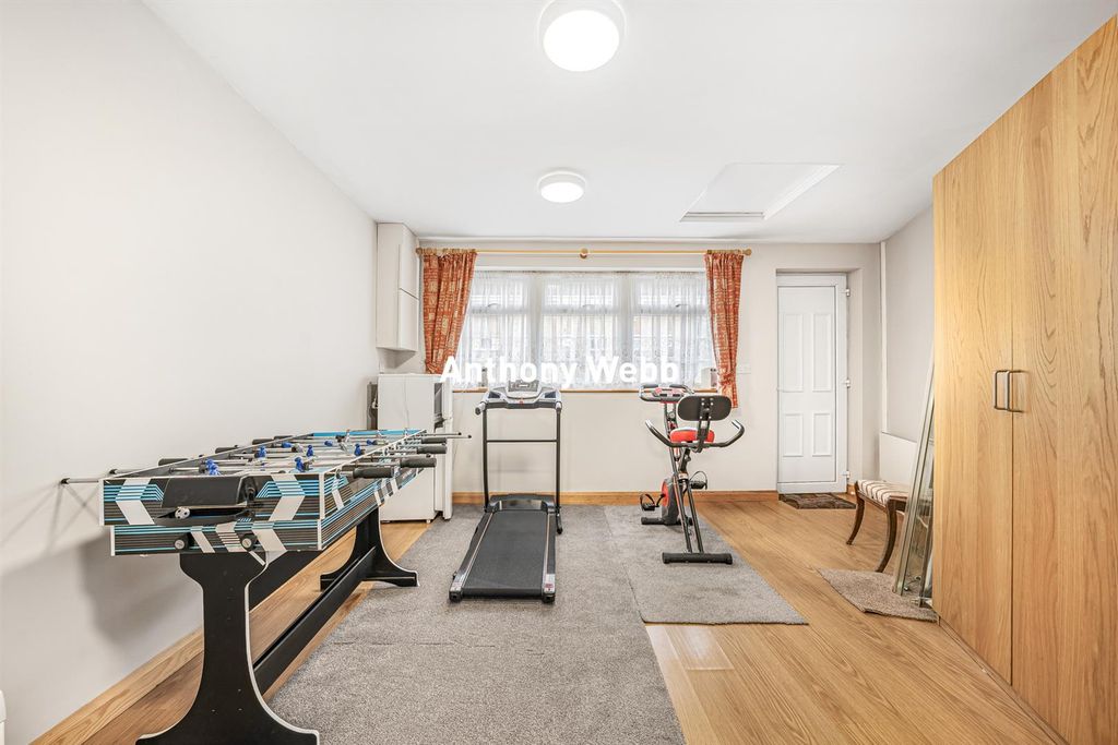 Additional image 13 of 7 bed detached house for saleChalkwell Park Avenue, Enfield EN1