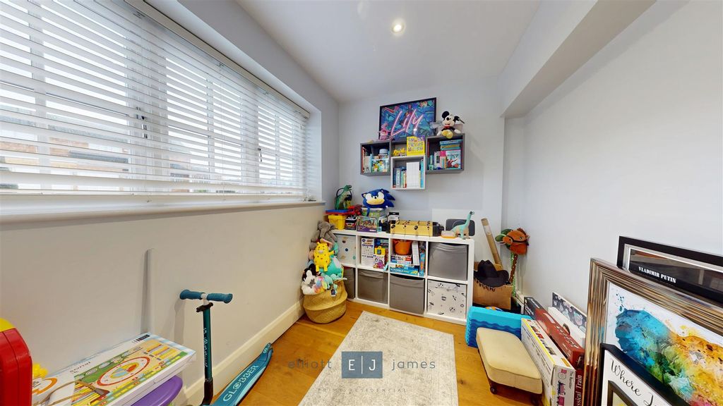 Property photo 3 of 22