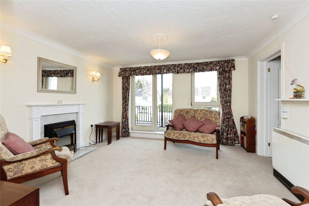 Property photo 2 of 10 Lounge