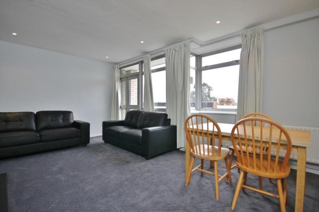 Property photo 1 of 10 Lettings Brook Green Lainson Street - Reception (2