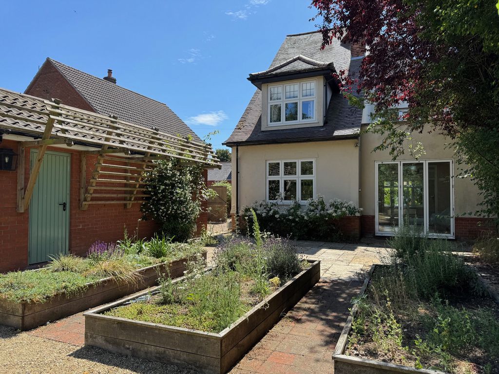 Property photo 1 of 20