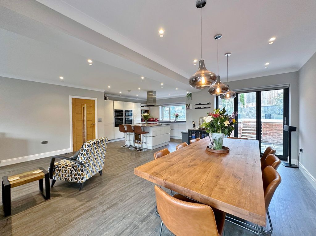 Property photo 3 of 41 Photo 12