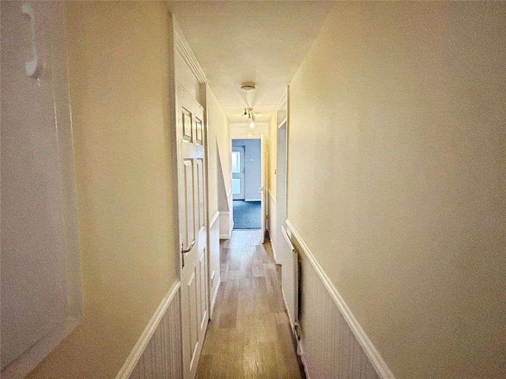 Property photo 2 of 14 Entrance Hall