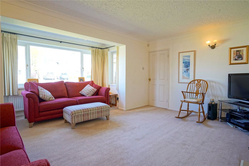 Property photo 2 of 29 Picture No. 43