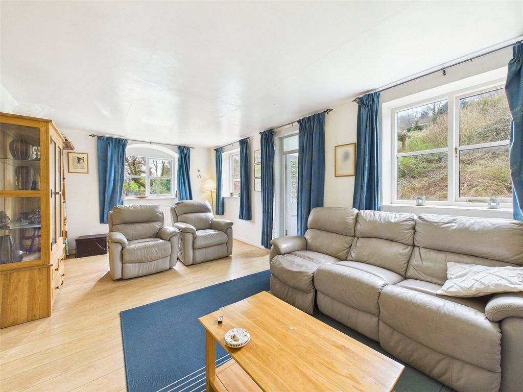 Property photo 2 of 18 Picture No. 04