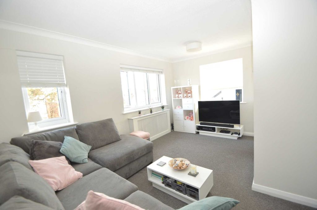 Property photo 2 of 5