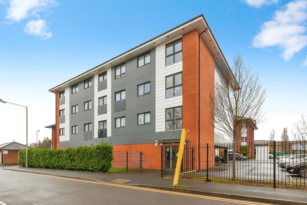 Property photo 1 of 21 External