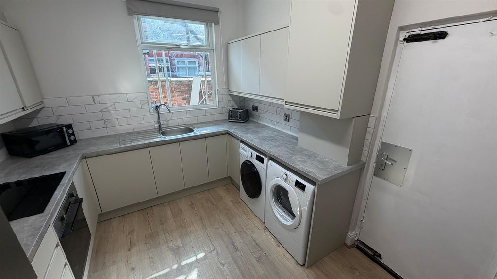Property photo 2 of 14 5.Jpg
