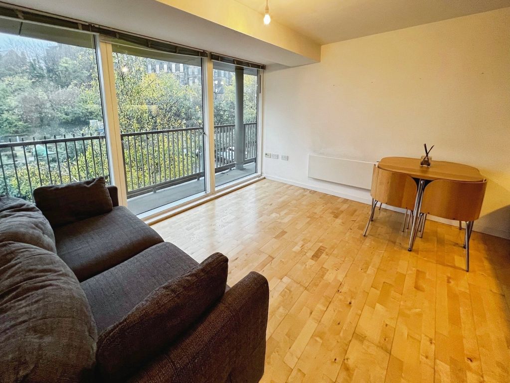 Property photo 2 of 6 Picture No. 10