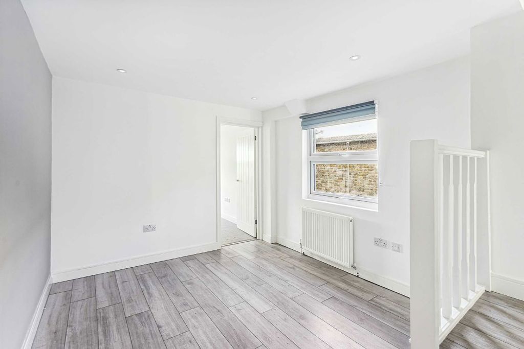 Property photo 2 of 4