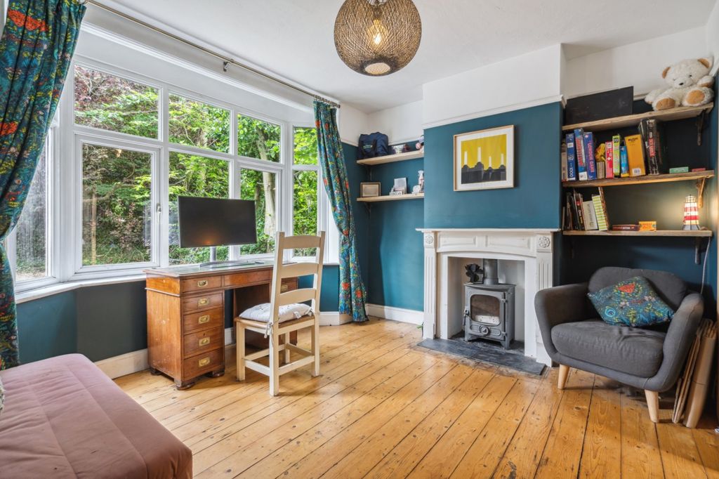Property photo 2 of 11 Sitting Room