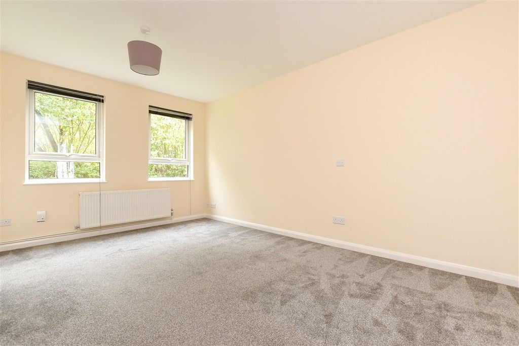 Property photo 2 of 11 Living Room