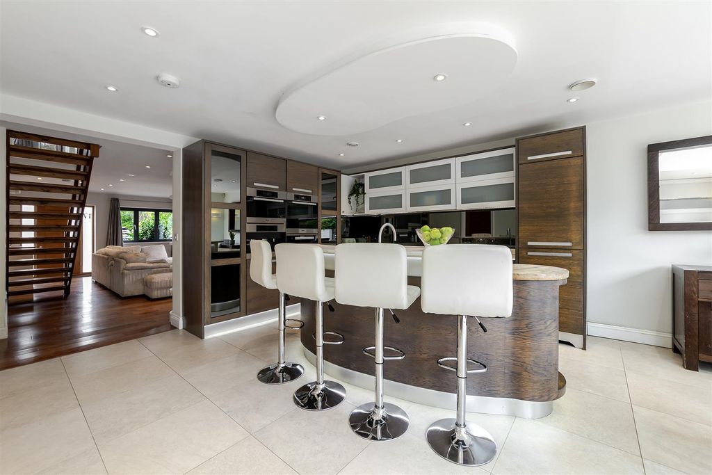 Property photo 2 of 41 17Bucknallsdrive-67.Jpg