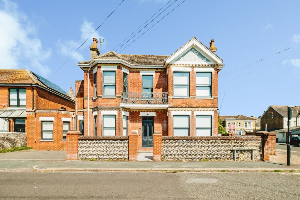 Property photo 1 of 13