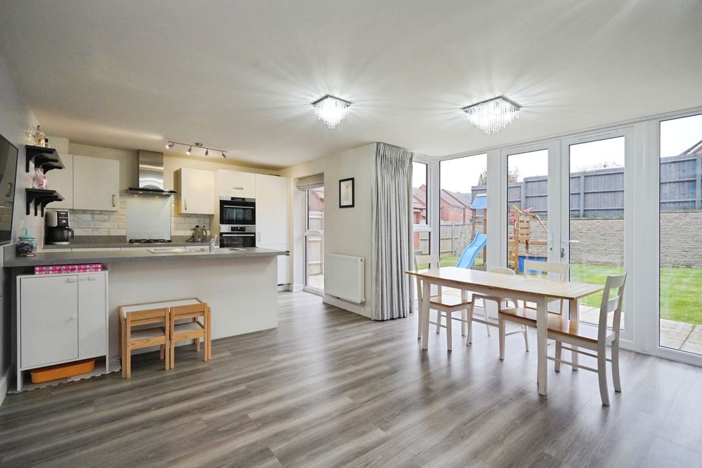 Property photo 2 of 25 Pbox-Img.Jpg