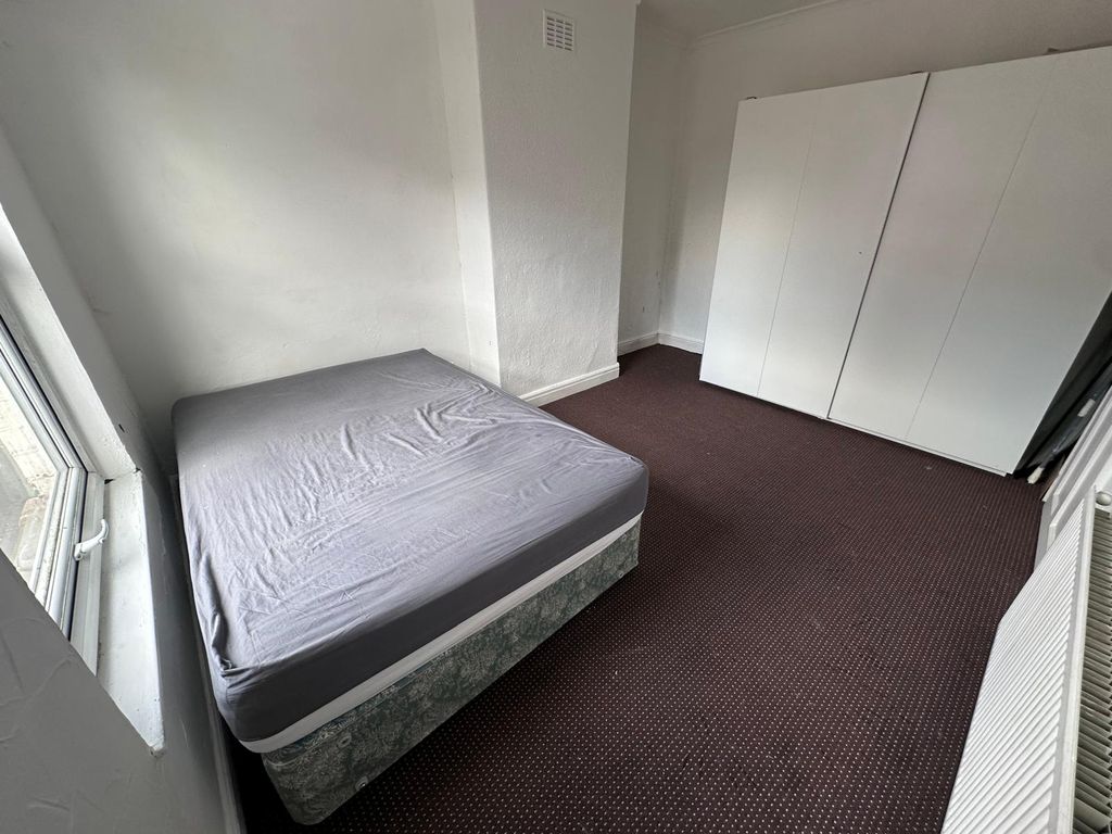 Property photo 3 of 5 Image