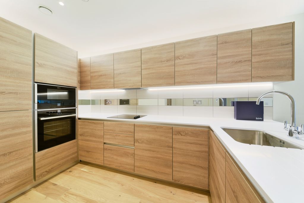 Property photo 2 of 8 Kitchen