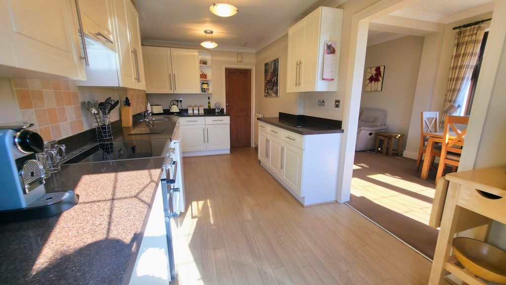 Property photo 3 of 37 Kitchen