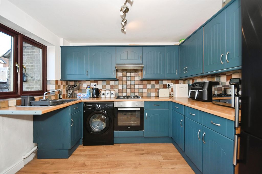 Property photo 3 of 17