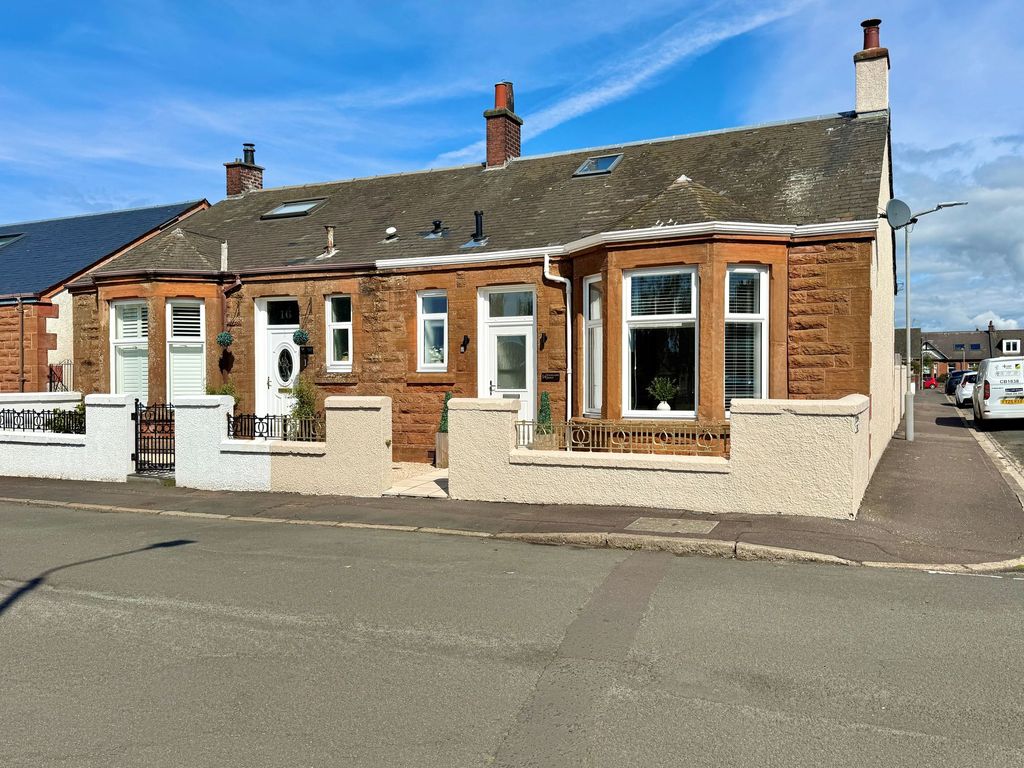 Property photo 1 of 32