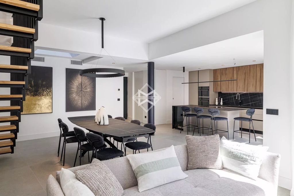 Property photo 3 of 35