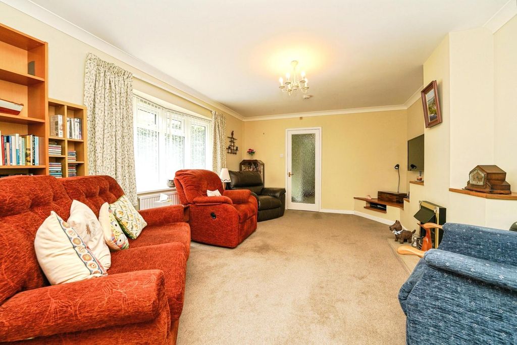 Property photo 3 of 17 Pbox-Img.Jpg