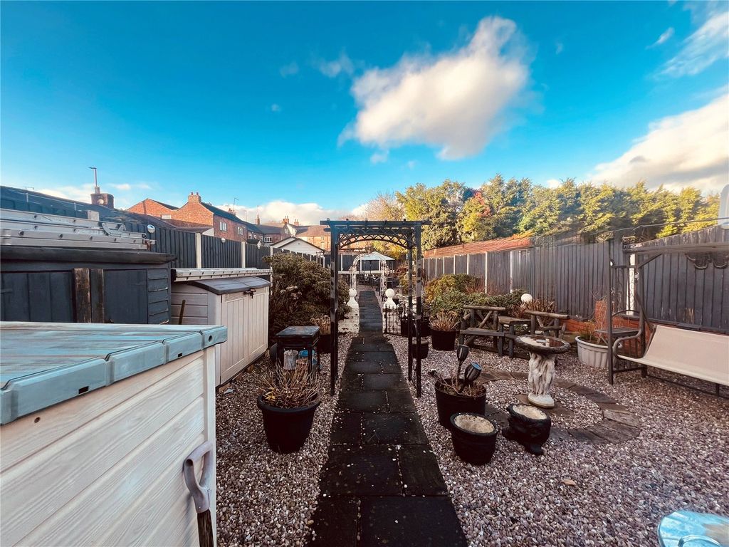 Property photo 2 of 3 Picture No. 11