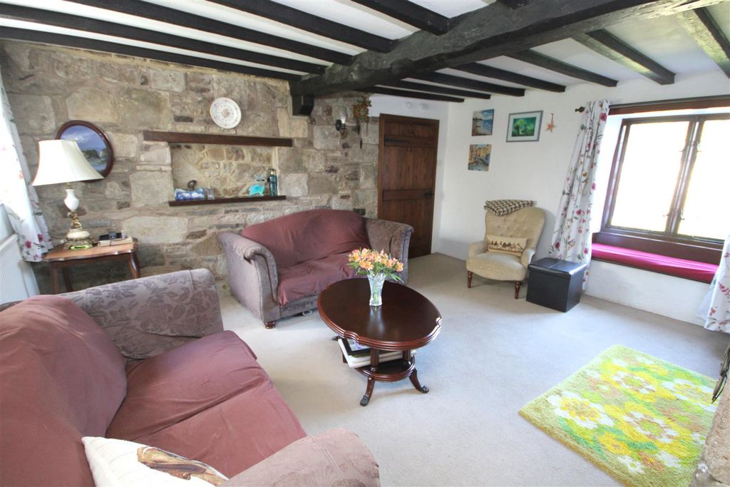 Property photo 3 of 15 Sitting Room