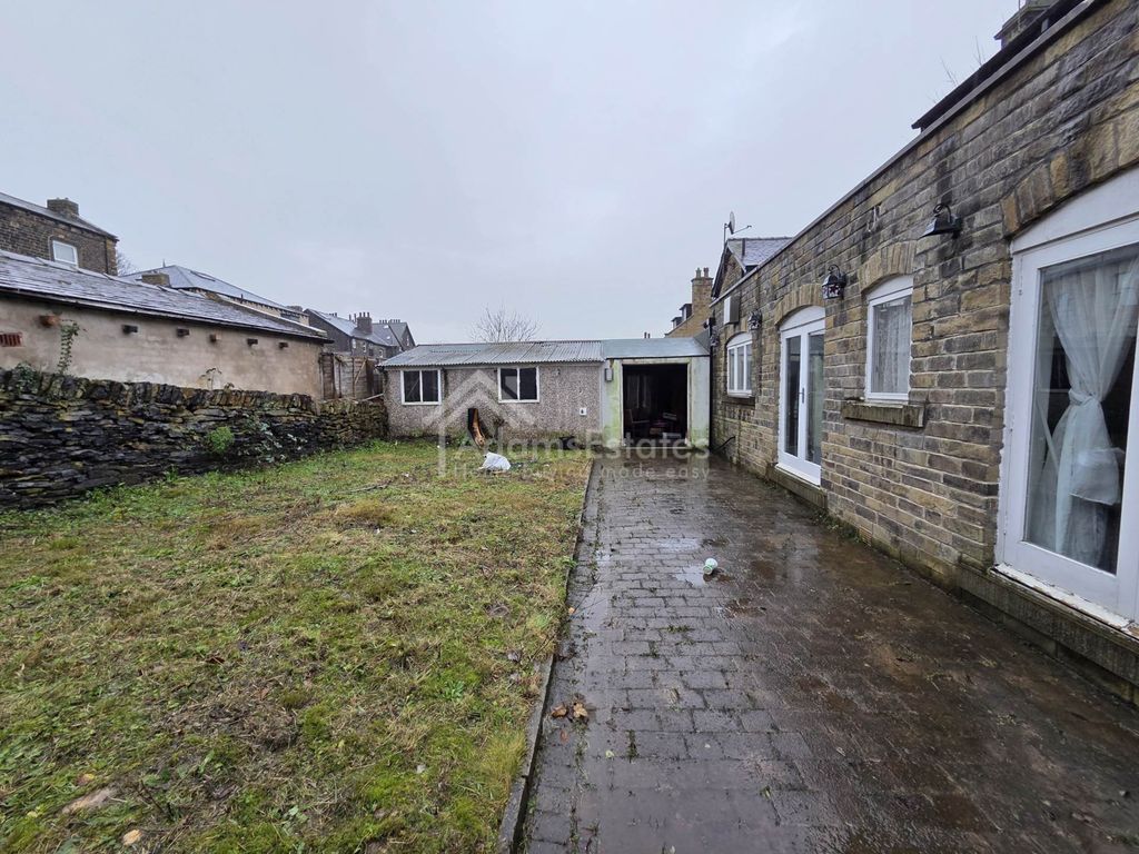 Property photo 3 of 16