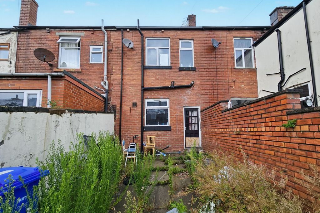 Property photo 3 of 4 25 Vernon Street, Bury, Lancashire, Bl9 5Ar