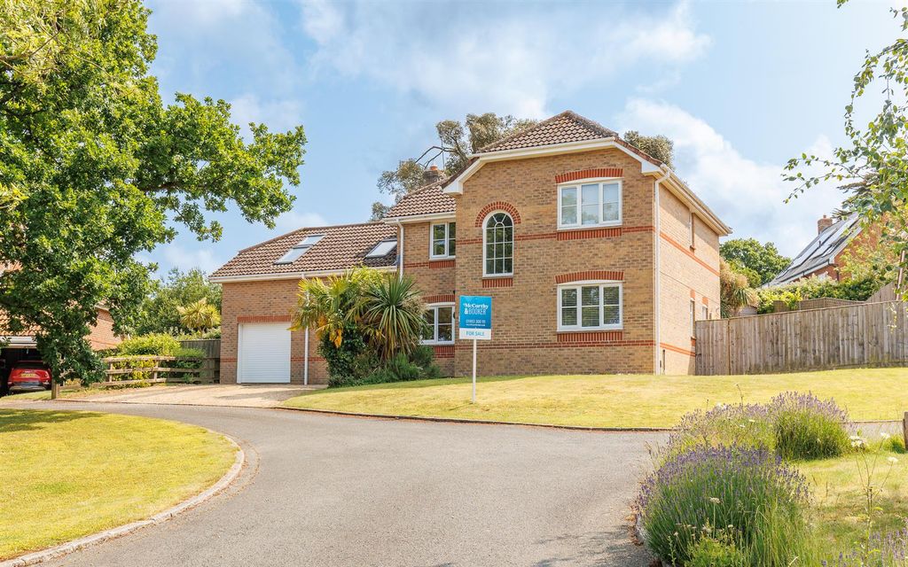 Property photo 2 of 33
