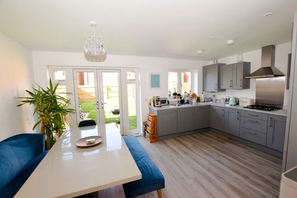 Property photo 2 of 8 Kitchen / Diner