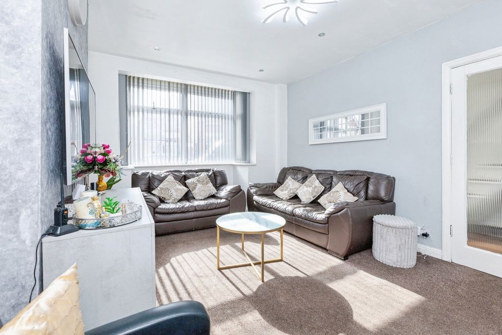 Property photo 2 of 15 Pbox-Img.Jpg