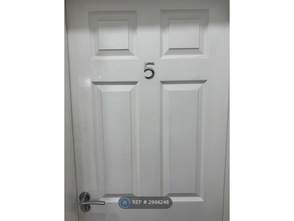 Property photo 2 of 31
