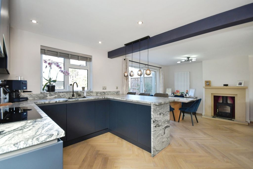 Property photo 3 of 18 Pbox-Img.Jpg