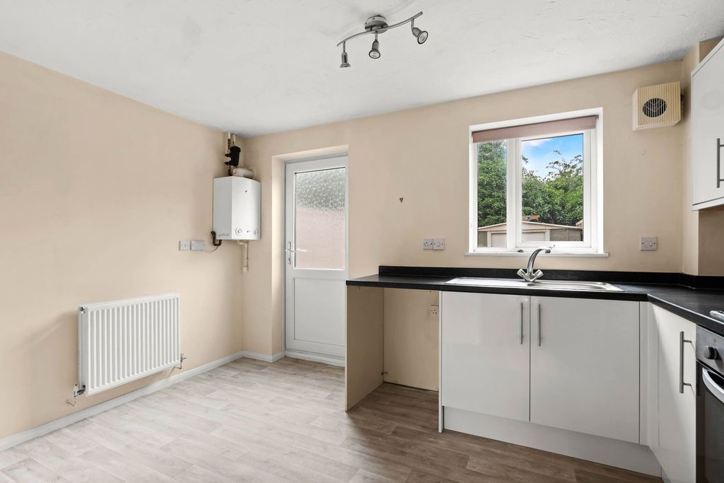 Property photo 3 of 12