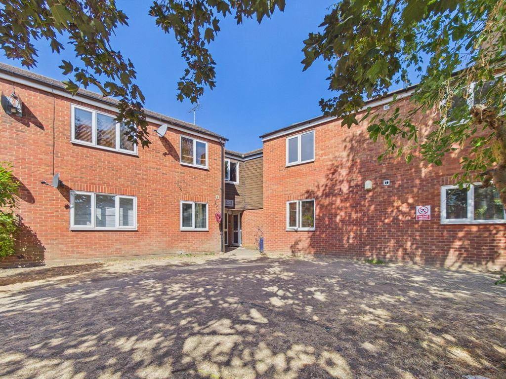 Property photo 1 of 12 4803010