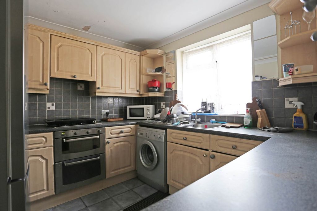 Property photo 2 of 6
